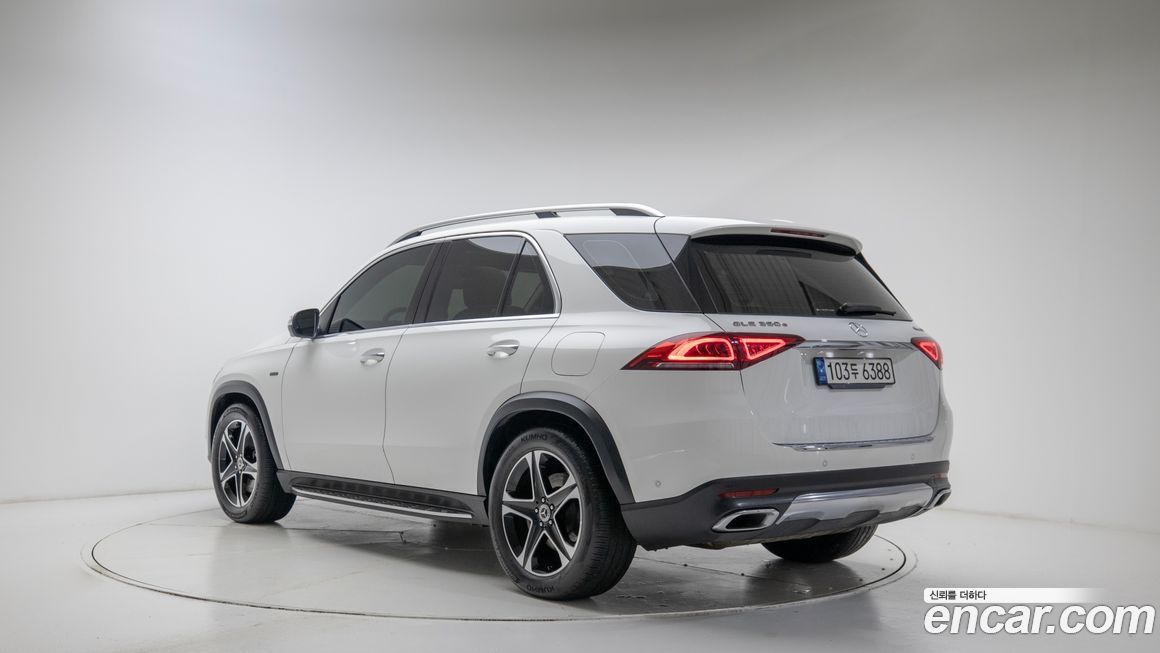 Mercedes-Benz GLE-Class 2021