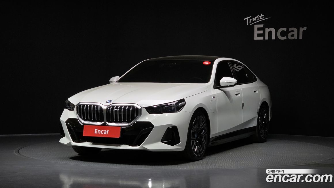 BMW 5-Series 2025