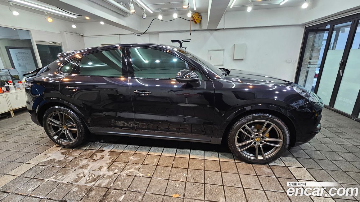 Porsche Cayenne 2021