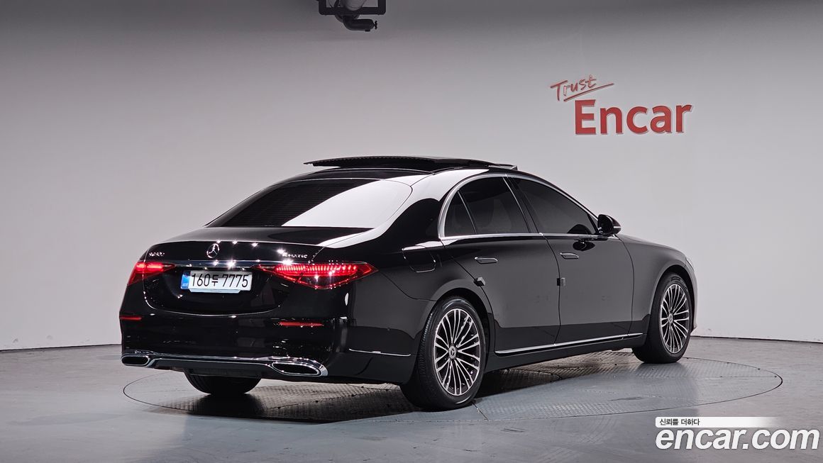 Mercedes-Benz S-Class 2024