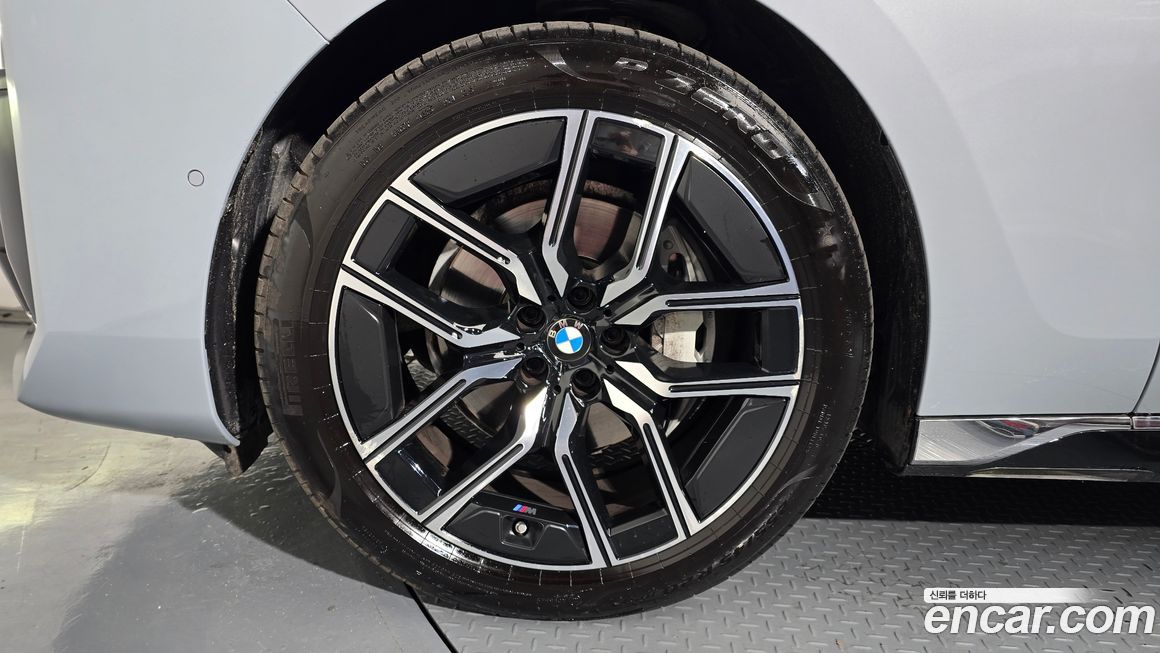 BMW 7-Series 2025