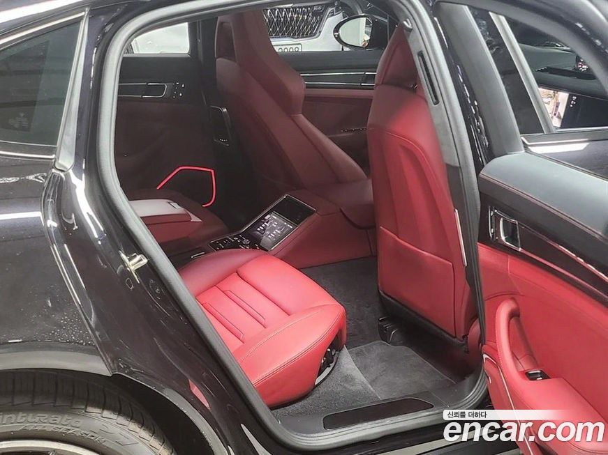 Porsche Panamera 2023