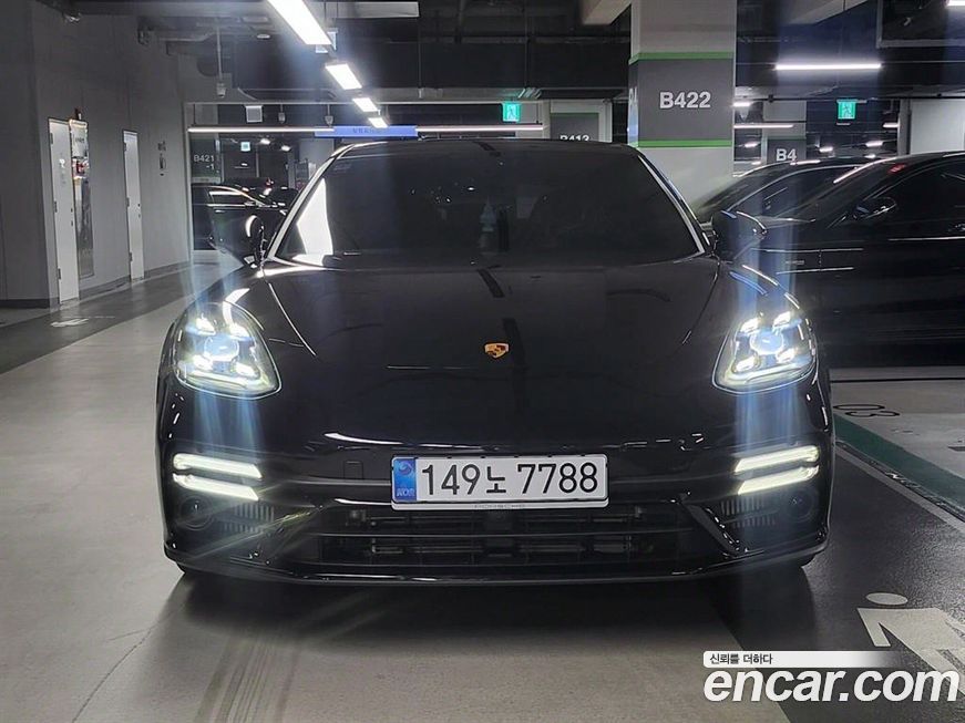Porsche Panamera 2023