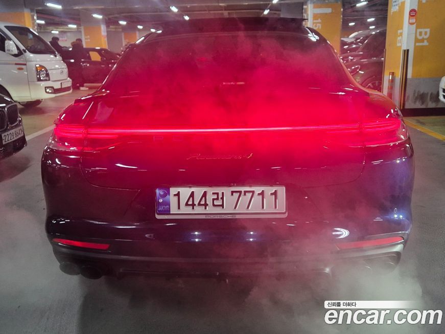 Porsche Panamera 2023