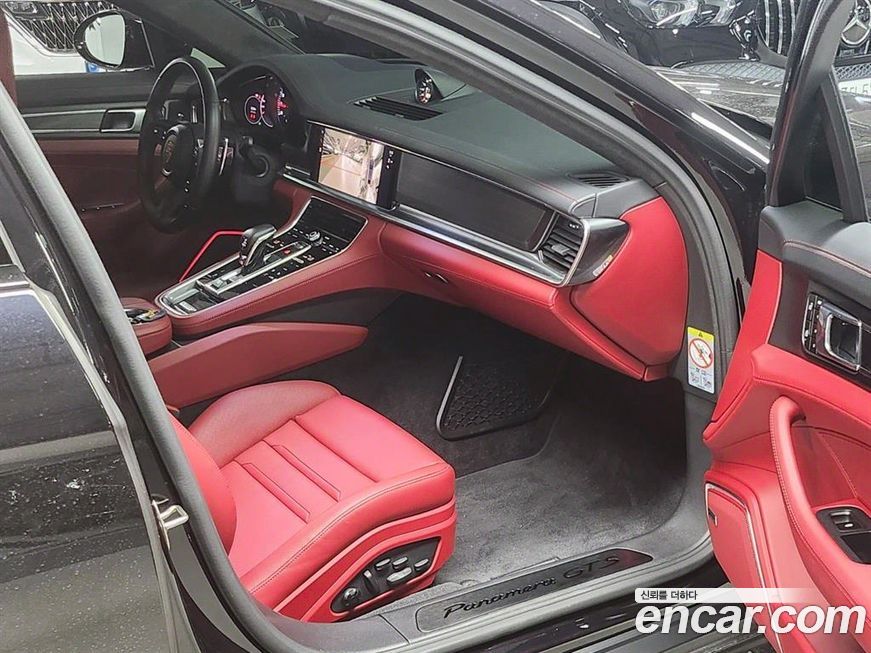 Porsche Panamera 2023