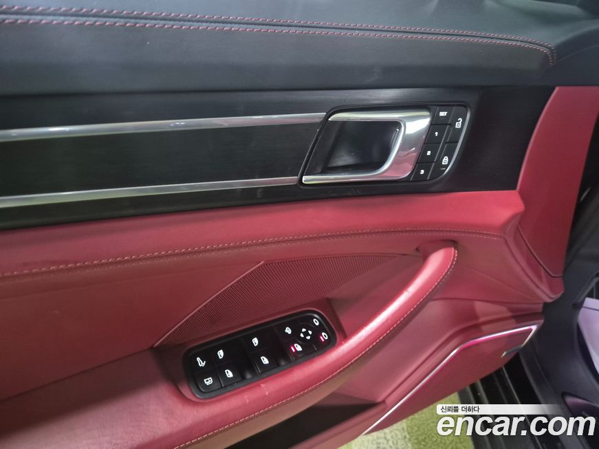 Porsche Panamera 2023