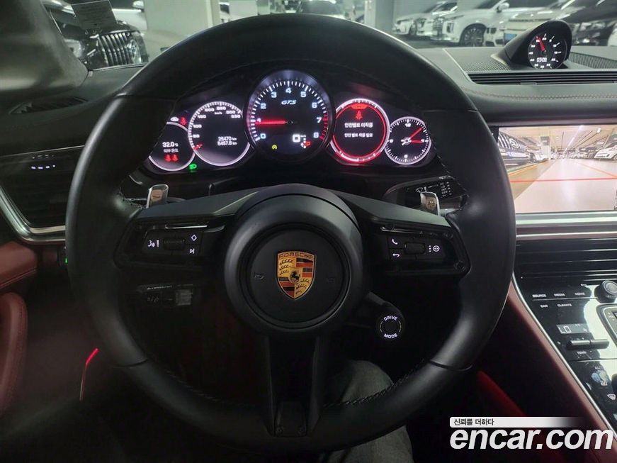 Porsche Panamera 2023