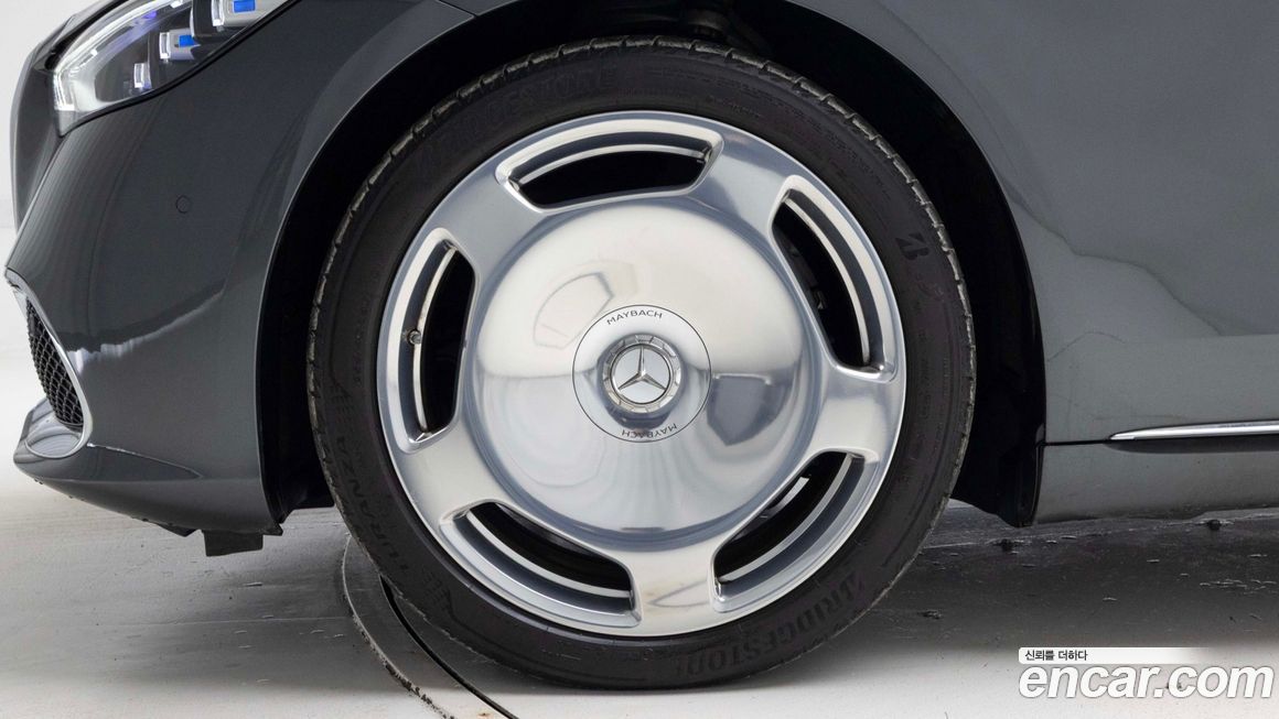 Mercedes-Benz S-Class 2024