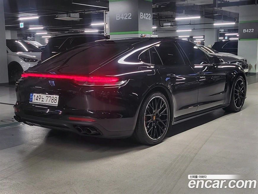 Porsche Panamera 2023