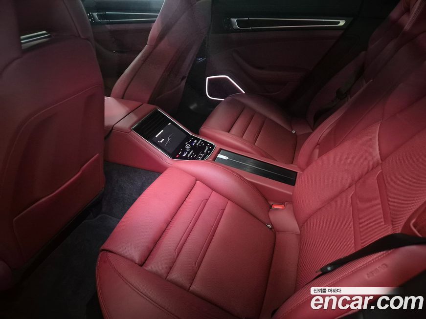 Porsche Panamera 2023