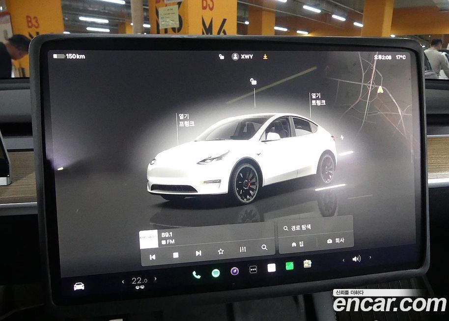 Tesla Model Y 2024