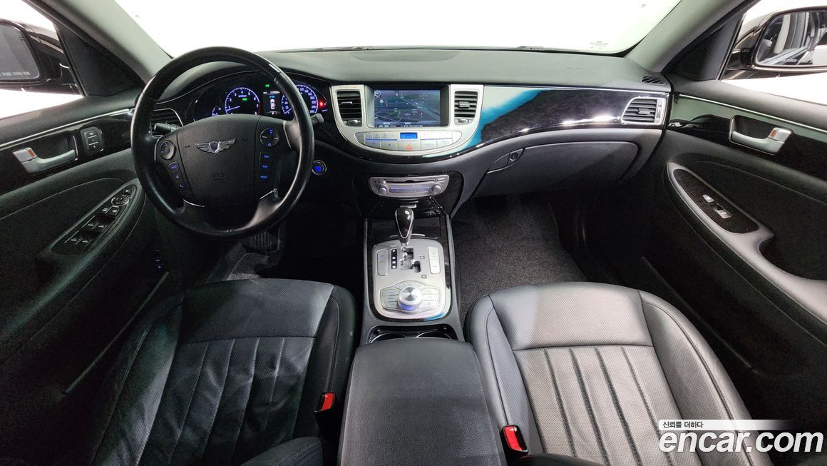 Hyundai Genesis 2013