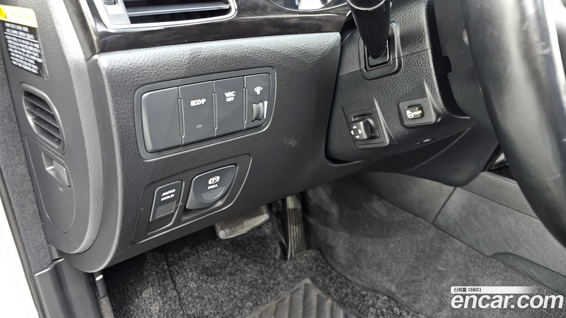 Hyundai Genesis 2013