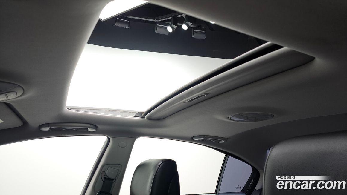 Hyundai Genesis 2013