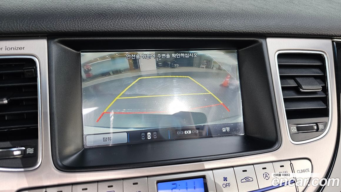 Hyundai Genesis 2013