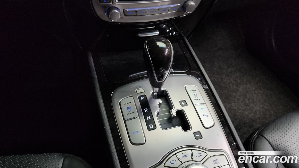 Hyundai Genesis 2013