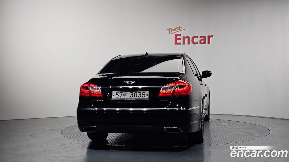 Hyundai Genesis 2013