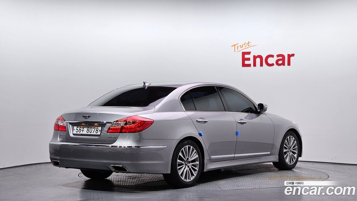 Hyundai Genesis 2013