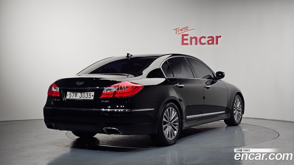 Hyundai Genesis 2013