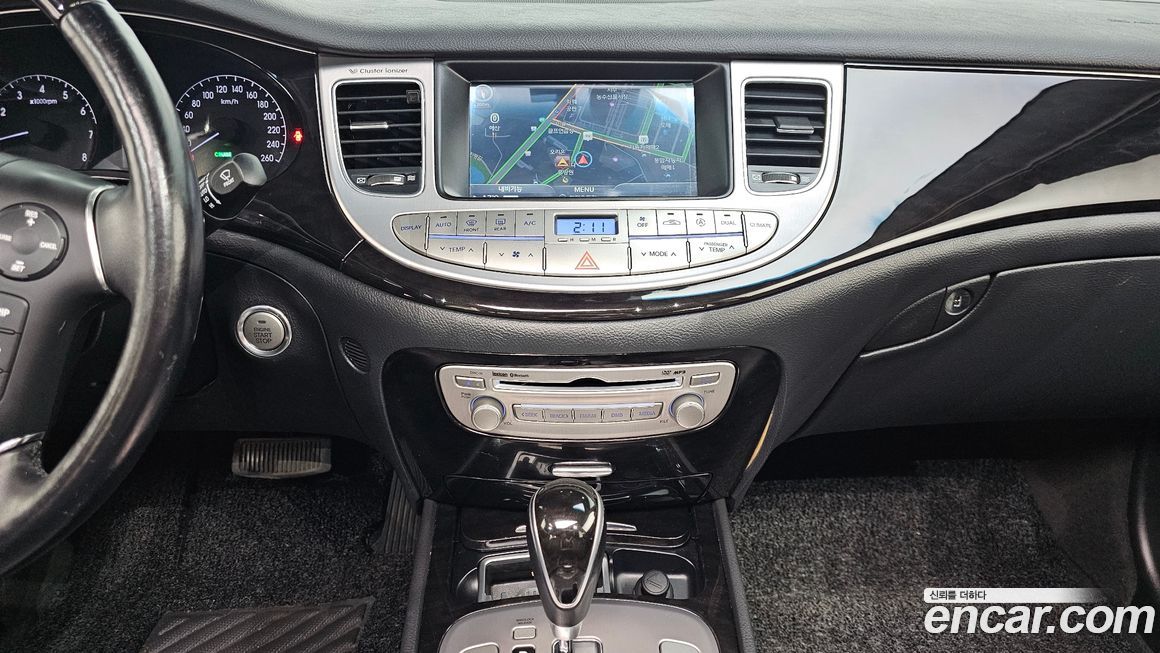 Hyundai Genesis 2013