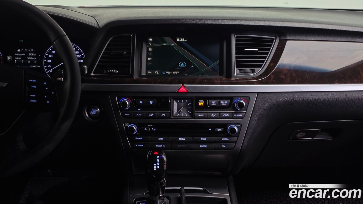 Hyundai Genesis 2016