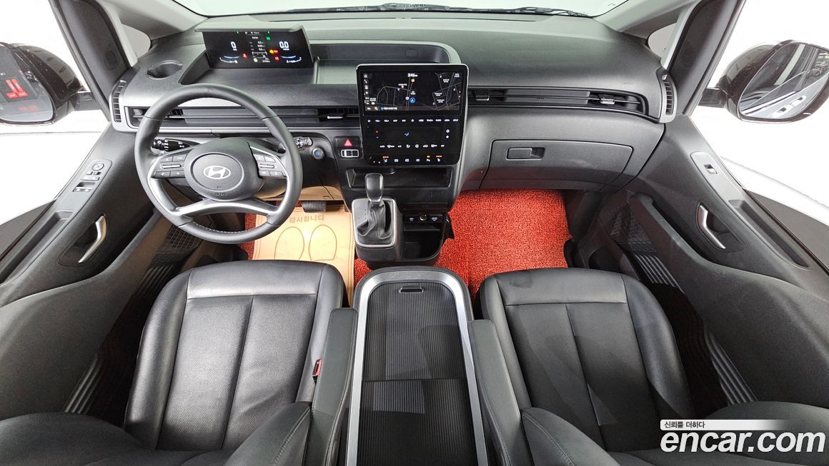 Hyundai Staria 2025