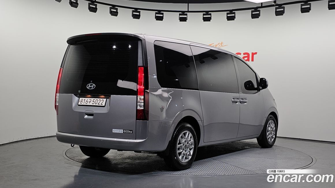 Hyundai Staria 2025