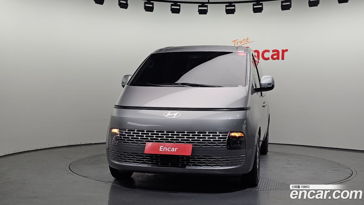 Hyundai Staria 2025