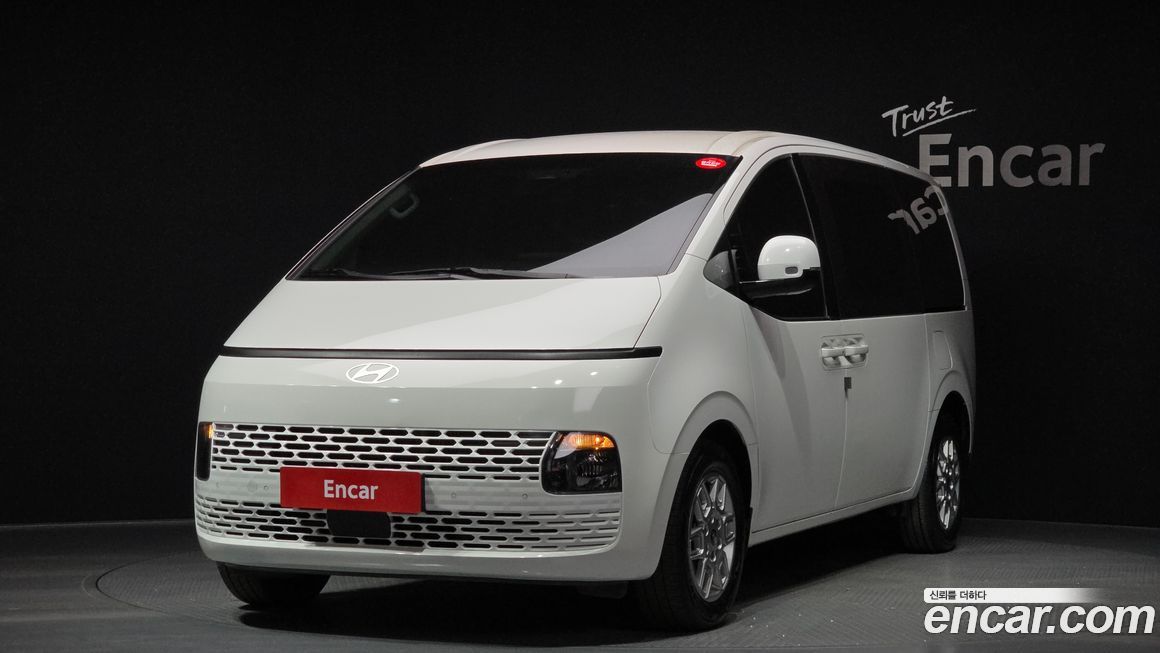 Hyundai Staria 2025