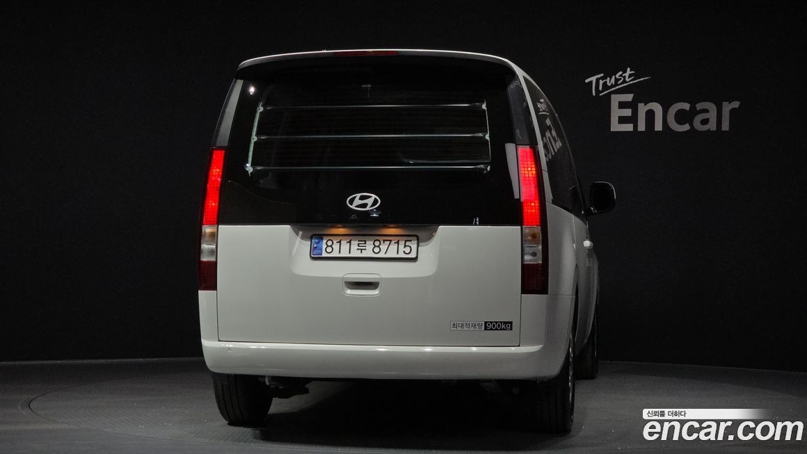 Hyundai Staria 2025