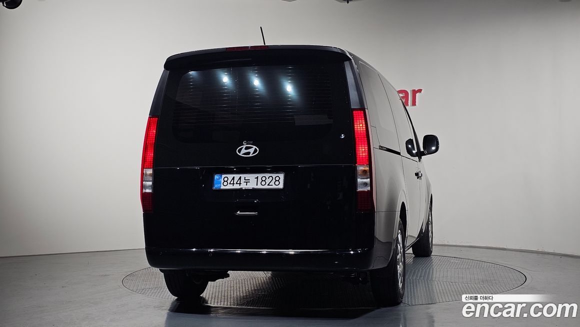 Hyundai Staria 2025