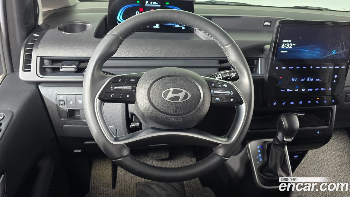 Hyundai Staria 2025