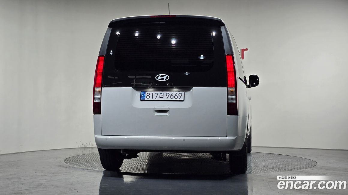 Hyundai Staria 2025