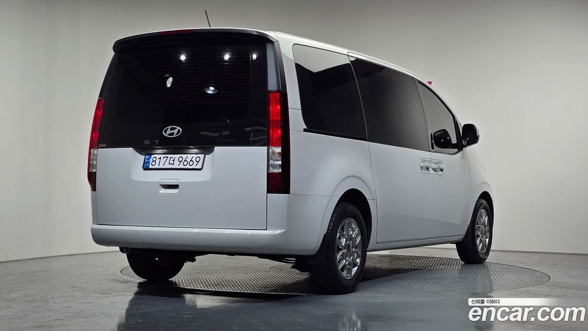 Hyundai Staria 2025