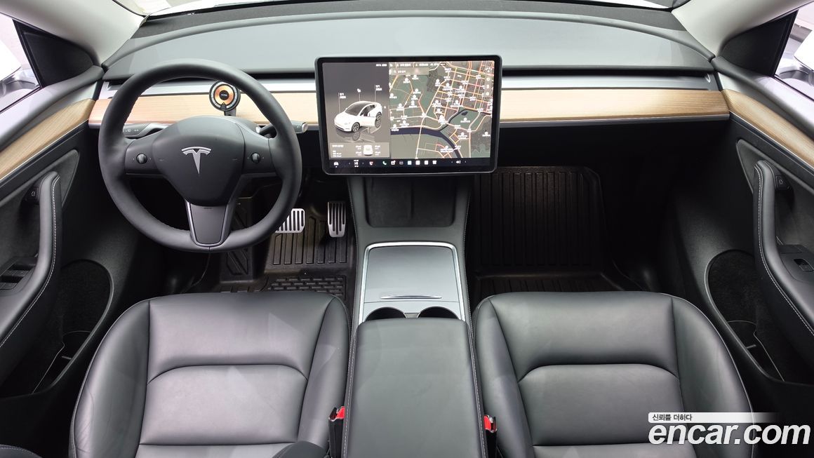 Tesla Model Y 2024