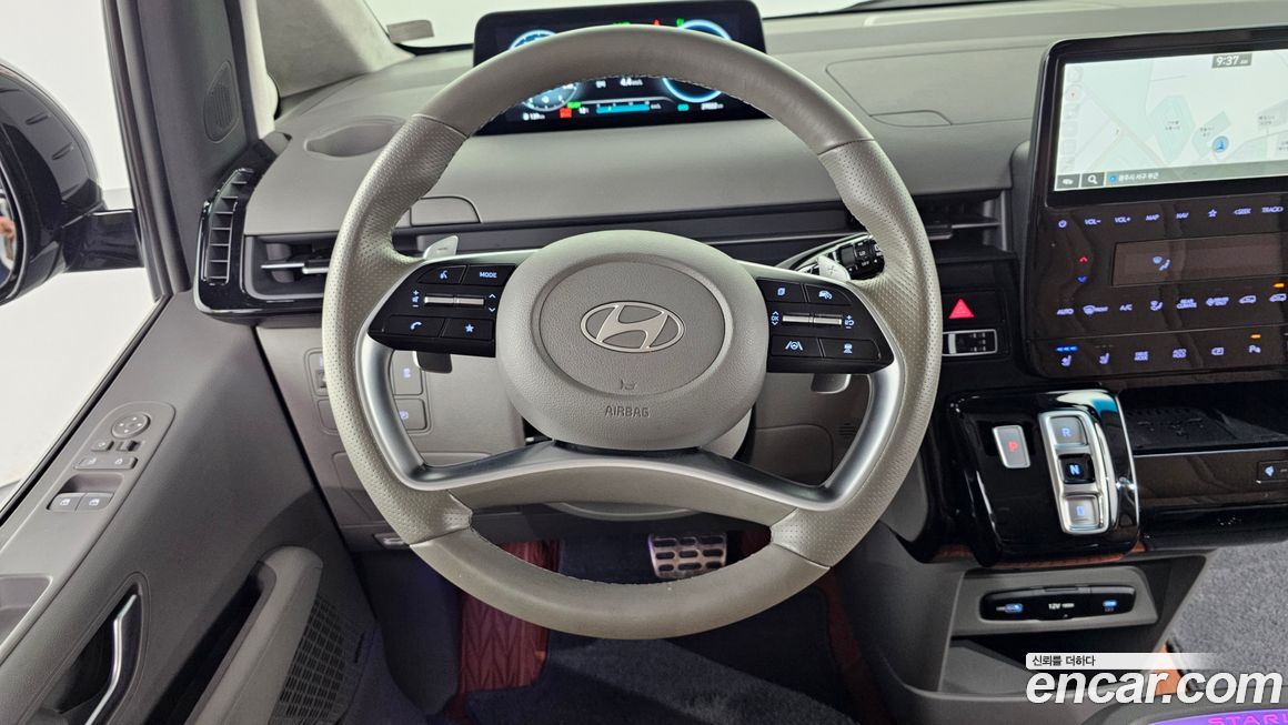 Hyundai Staria 2025