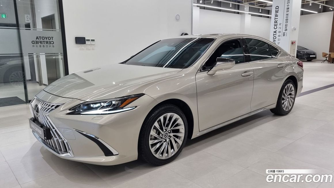 Lexus ES 2026