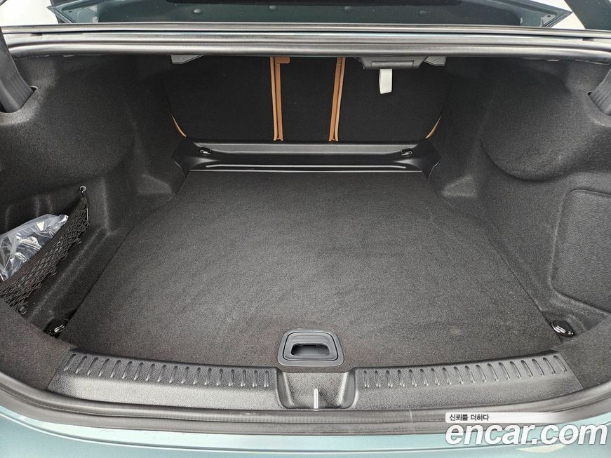 Mercedes-Benz E-Class 2025