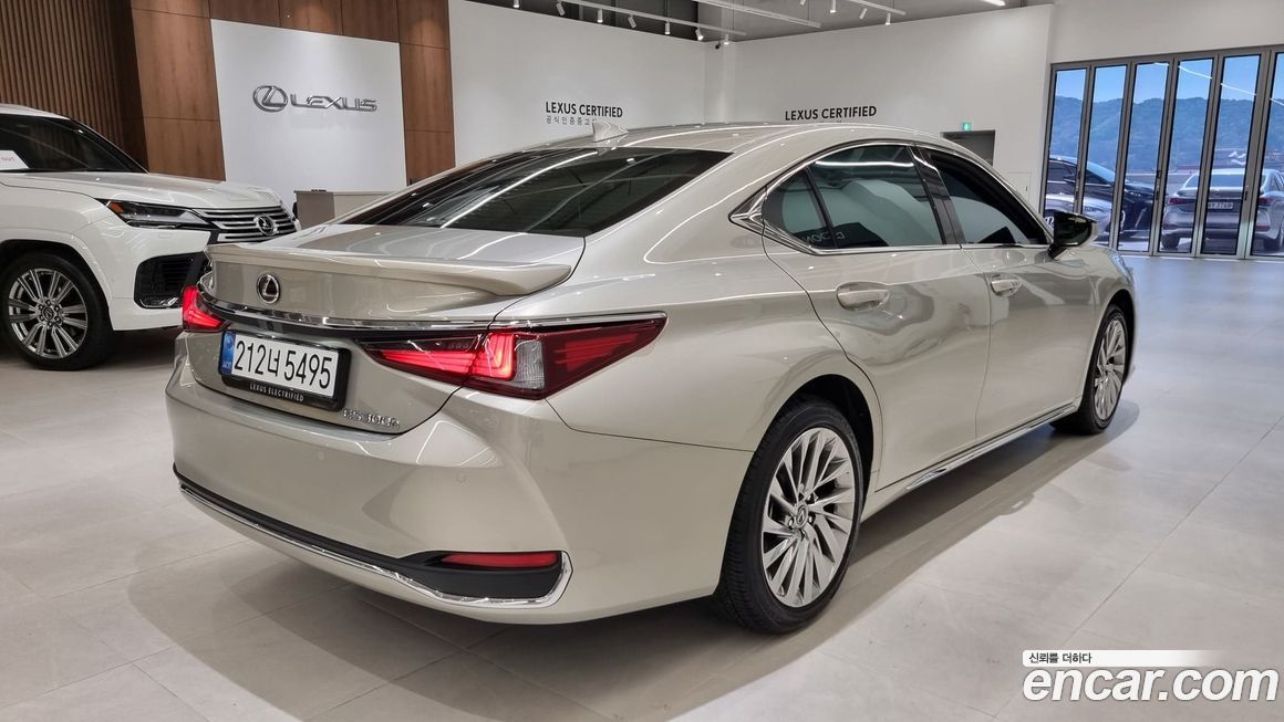 Lexus ES 2026