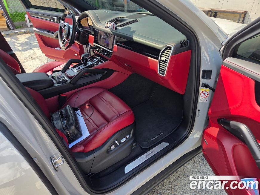 Porsche Cayenne 2021