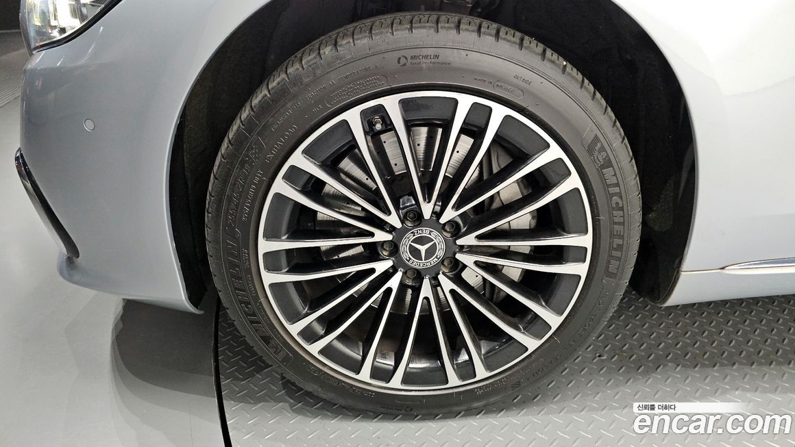 Mercedes-Benz S-Class 2022