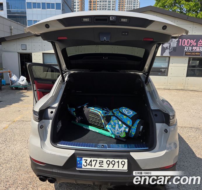 Porsche Cayenne 2021