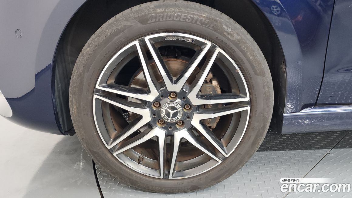 Mercedes-Benz V-Class 2022