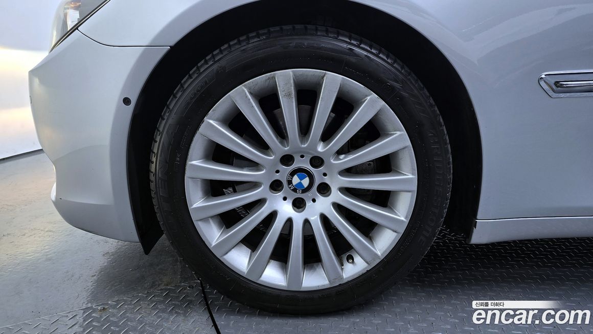 BMW 7-Series 2010