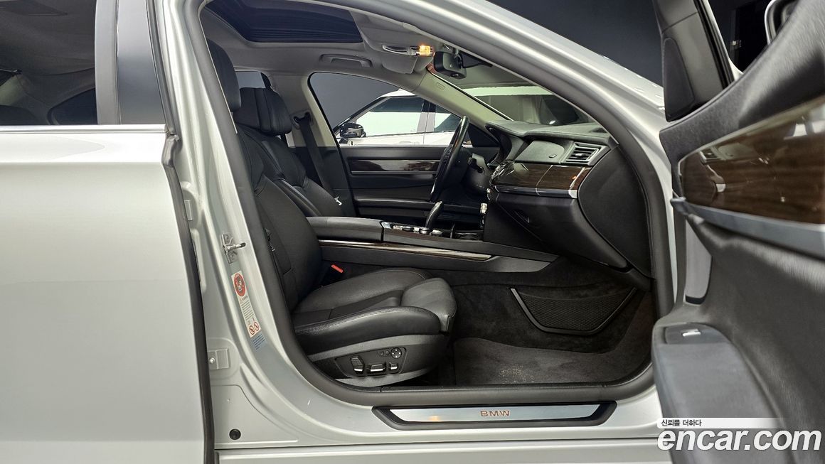 BMW 7-Series 2010