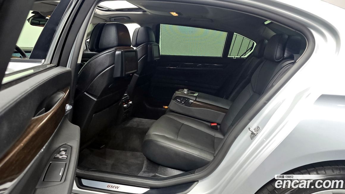 BMW 7-Series 2010