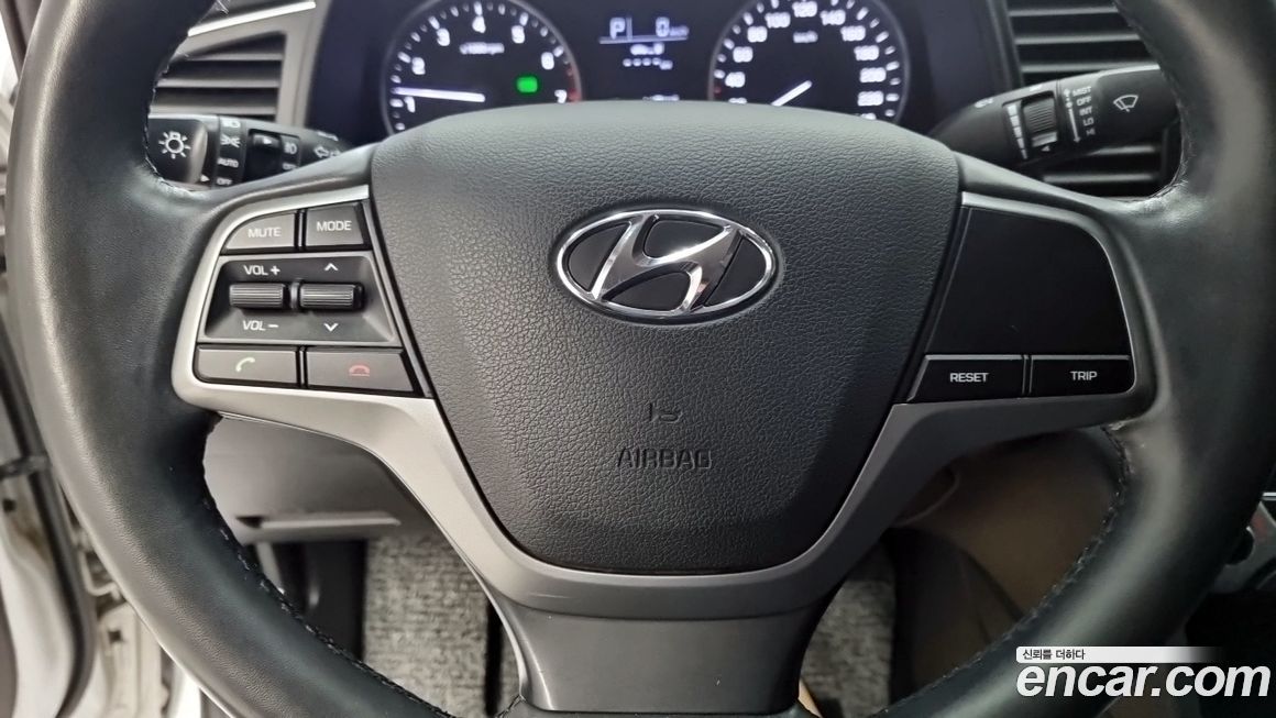 Hyundai AVANTE 2016