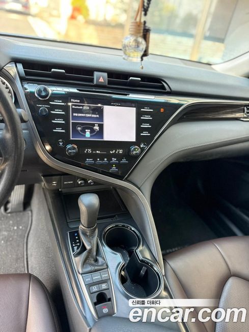 Toyota Camry 2019