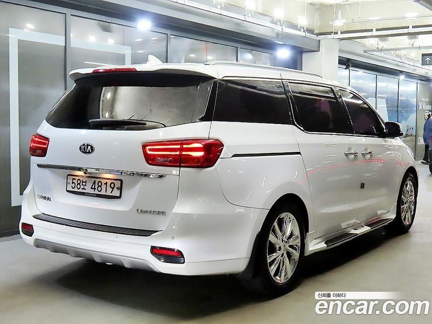 Kia Canival 2019