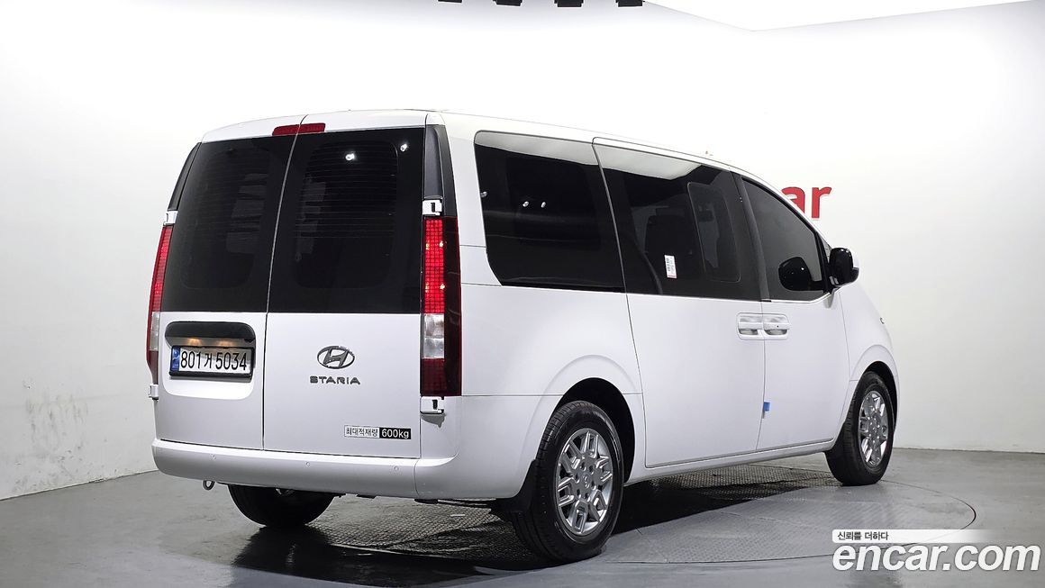 Hyundai Staria 2024